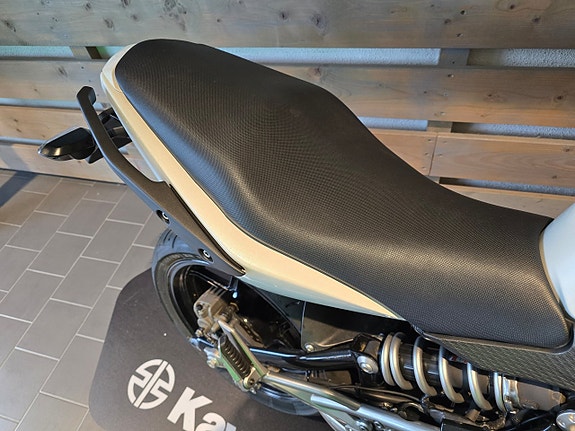 Kawasaki ER-6N ER-6n ABS 3 of 17