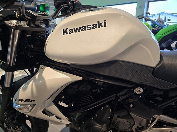 Kawasaki ER-6N ER-6n ABS 14 of 17