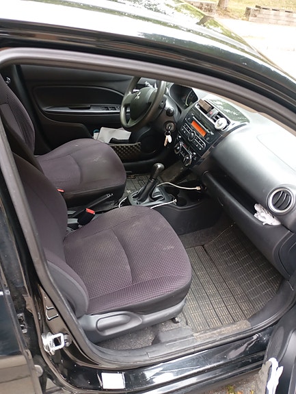 Mitsubishi Space Star 2 of 9