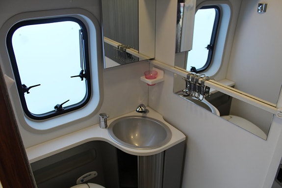Adria Twin 640 SLX 13 of 17