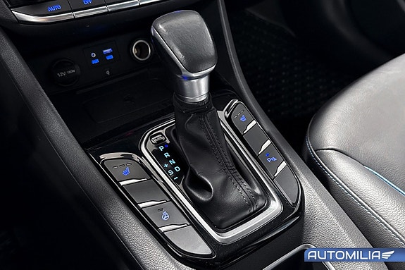 Hyundai IONIQ 13 of 20