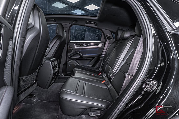 Porsche Cayenne 18 of 20
