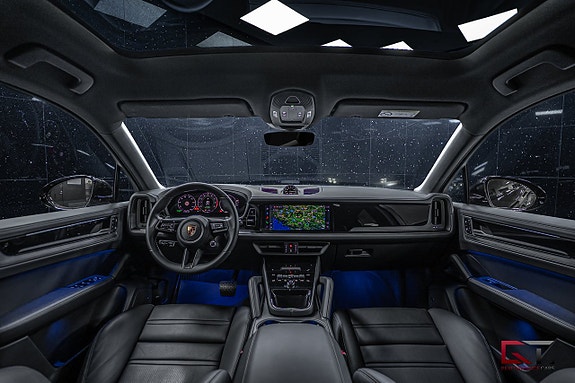 Porsche Cayenne 16 of 20