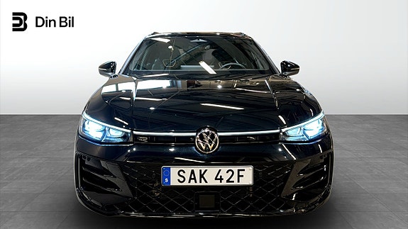 Volkswagen Passat 4 of 24