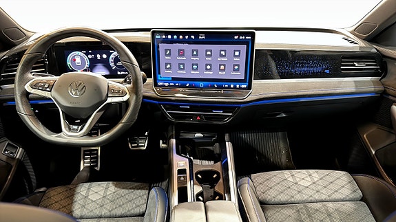 Volkswagen Passat 11 of 24