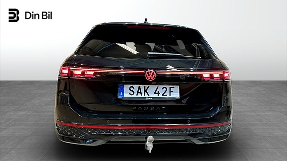 Volkswagen Passat 5 of 24