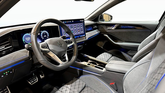 Volkswagen Passat 7 of 24