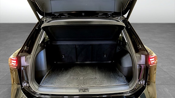 Volkswagen Tiguan 12 of 24