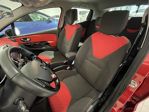 Renault Clio 15 of 19
