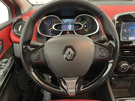 Renault Clio 17 of 19