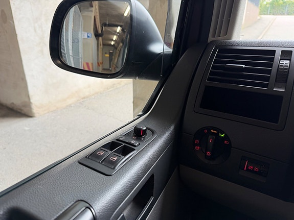 Volkswagen Transporter 14 of 18