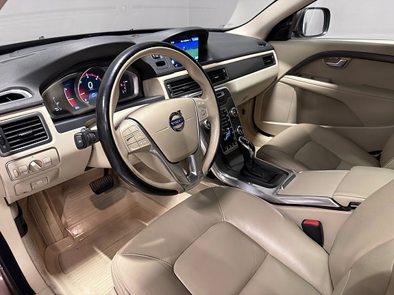Volvo XC70 16 of 30