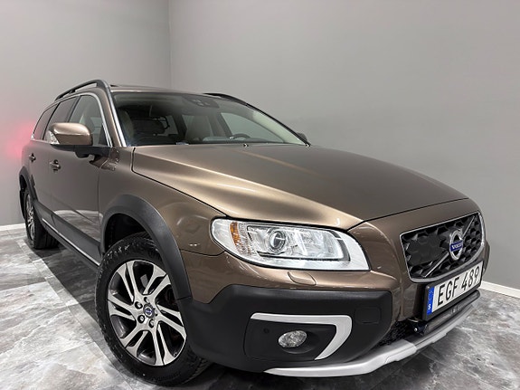 Volvo XC70 2 of 30