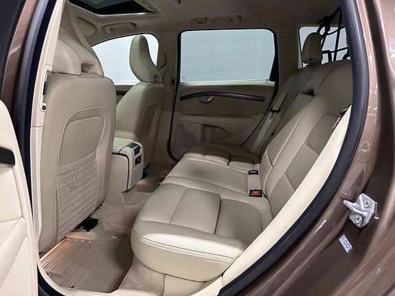 Volvo XC70 30 of 30