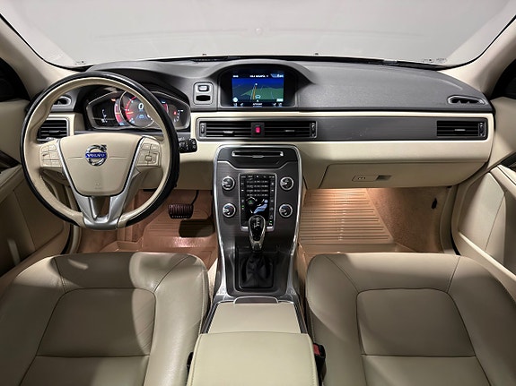 Volvo XC70 17 of 30