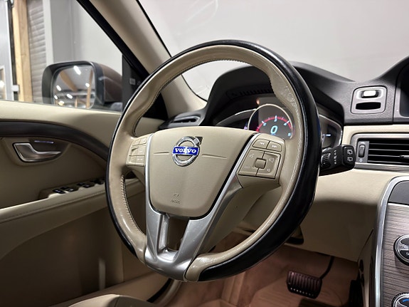 Volvo XC70 25 of 30