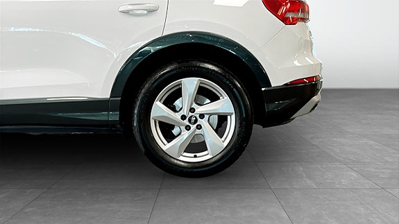 Audi Q3 6 of 13