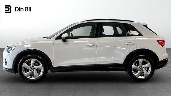 Audi Q3 2 of 13