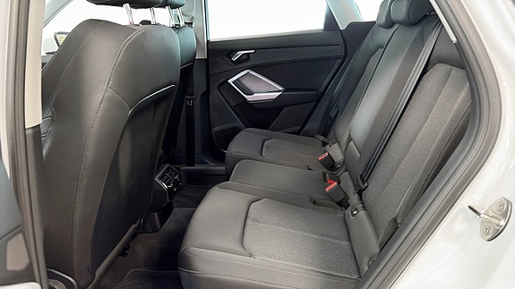 Audi Q3 11 of 13
