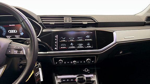 Audi Q3 9 of 13