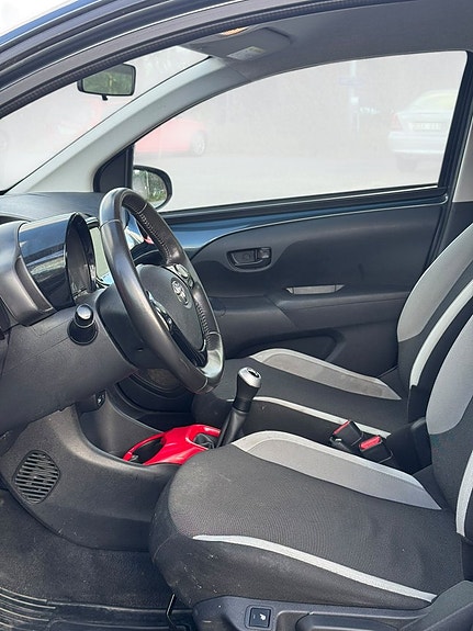 Toyota Aygo 7 of 11