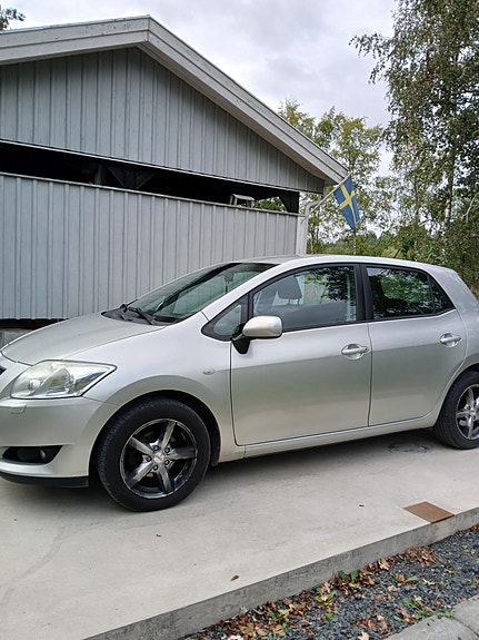 Toyota Auris 3 of 12