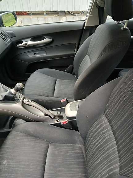 Toyota Auris 6 of 12