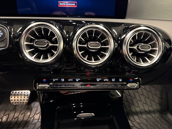 Mercedes-Benz CLA250 e 24 of 24