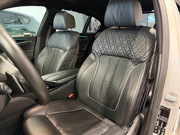 BMW M550i 10 of 22