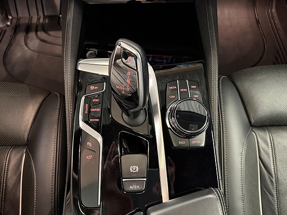 BMW M550i 16 of 22