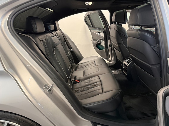 BMW M550i 19 of 22
