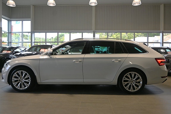 Skoda Superb 2 of 25