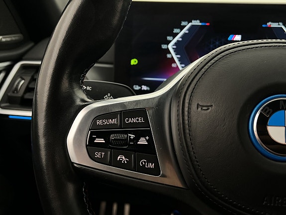 BMW i4 16 of 30