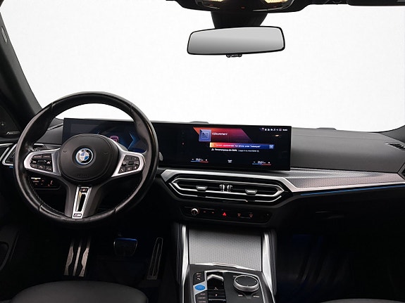 BMW i4 14 of 30
