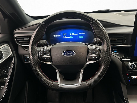 Ford Explorer 19 of 30