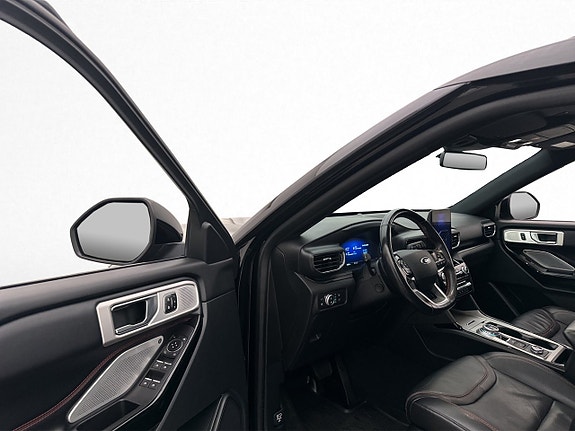 Ford Explorer 12 of 30