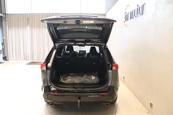 Toyota RAV4 6 of 19
