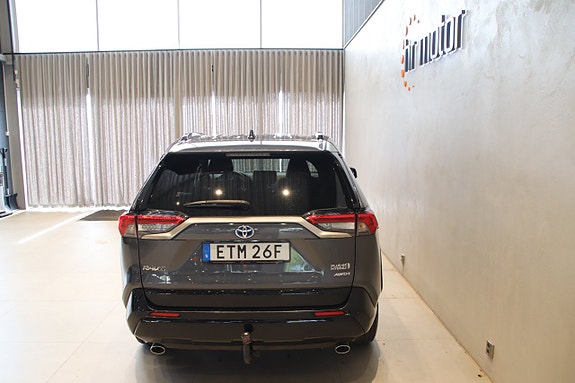 Toyota RAV4 5 of 19