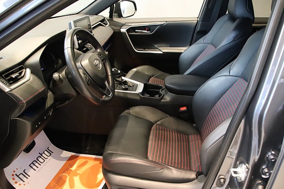 Toyota RAV4 11 of 19