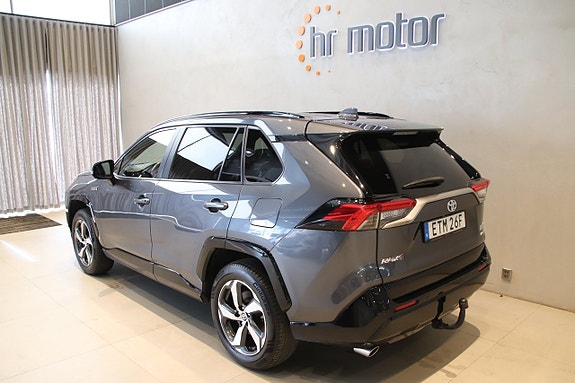 Toyota RAV4 4 of 19