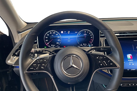 Mercedes-Benz E300 de 14 of 24