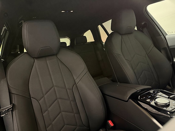 BMW i5 17 of 18