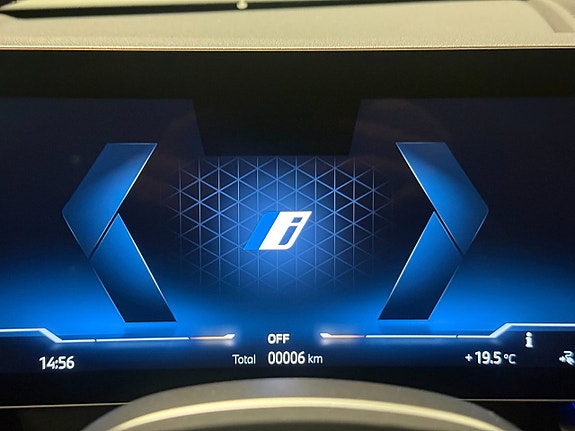 BMW i5 14 of 18