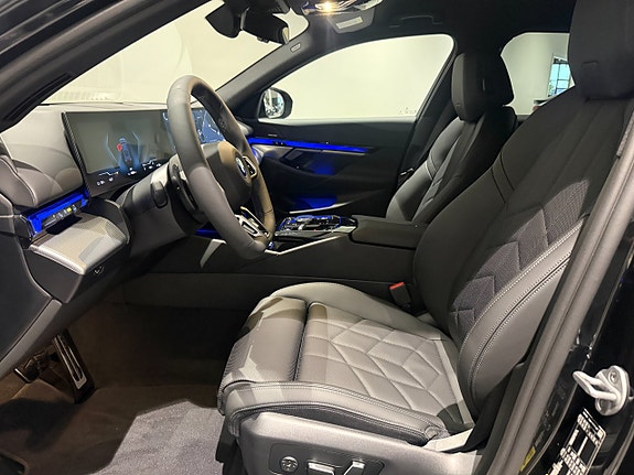 BMW i5 10 of 18