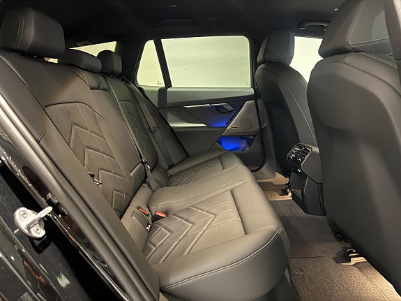 BMW i5 7 of 18