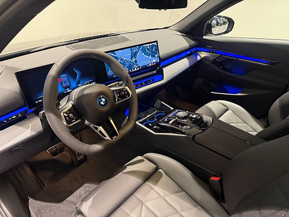BMW i5 11 of 18