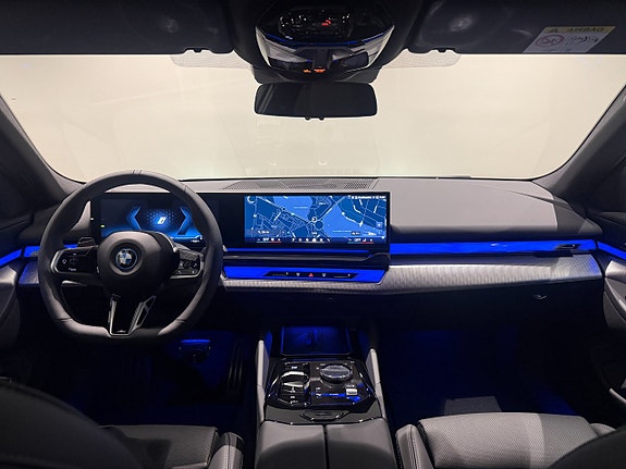 BMW i5 12 of 18