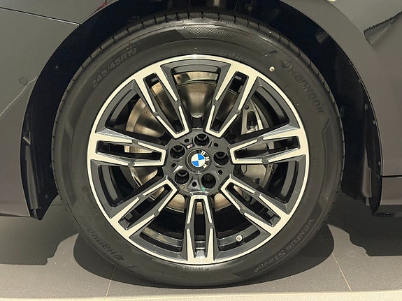 BMW i5 5 of 18