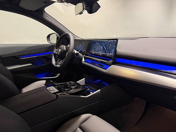 BMW i5 9 of 18