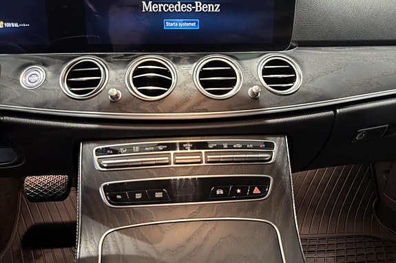 Mercedes-Benz E300 12 of 19